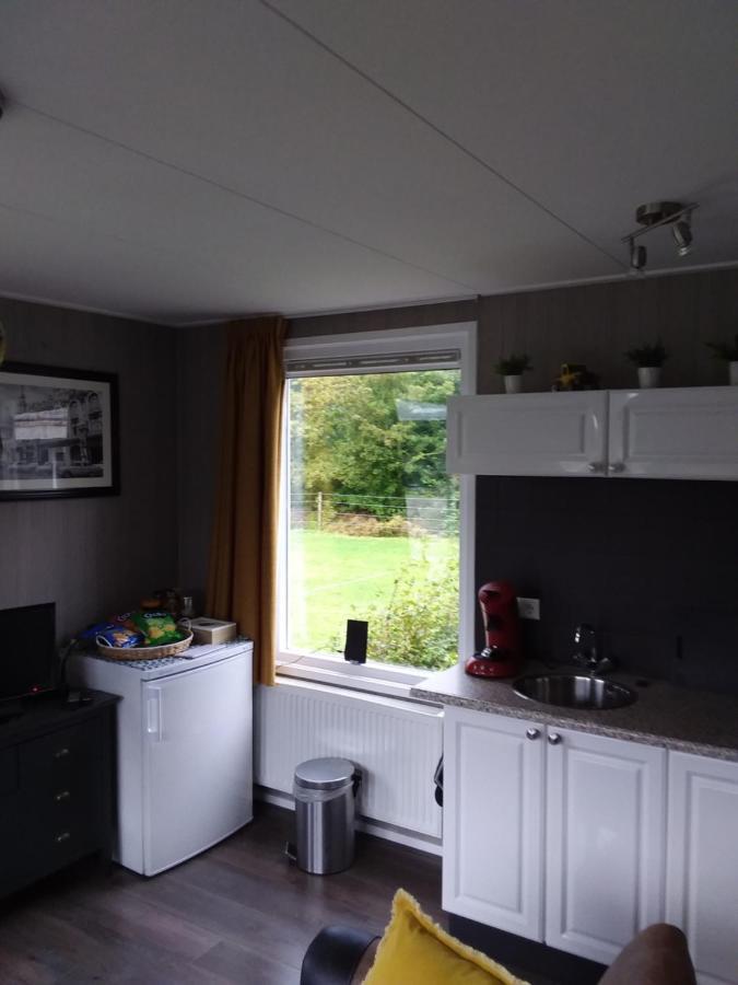 Betty'S Tiny House Bed & Breakfast วีริงเงอแวร์ฟ ภายนอก รูปภาพ